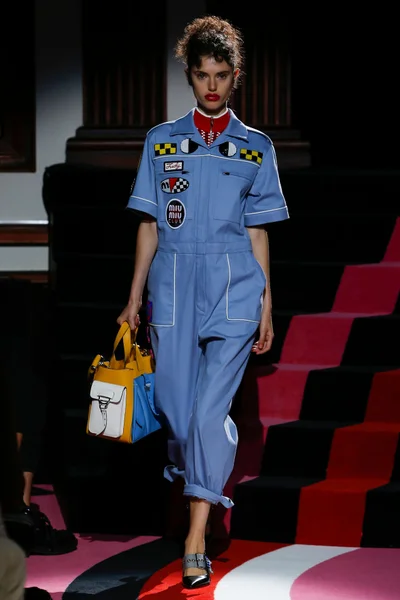 Look 8